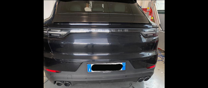 Porsche Cayenne (2023): Ripristino del Sistema Brake Control e Ricalibrazione Radar dopo Sostituzione Pneumatici